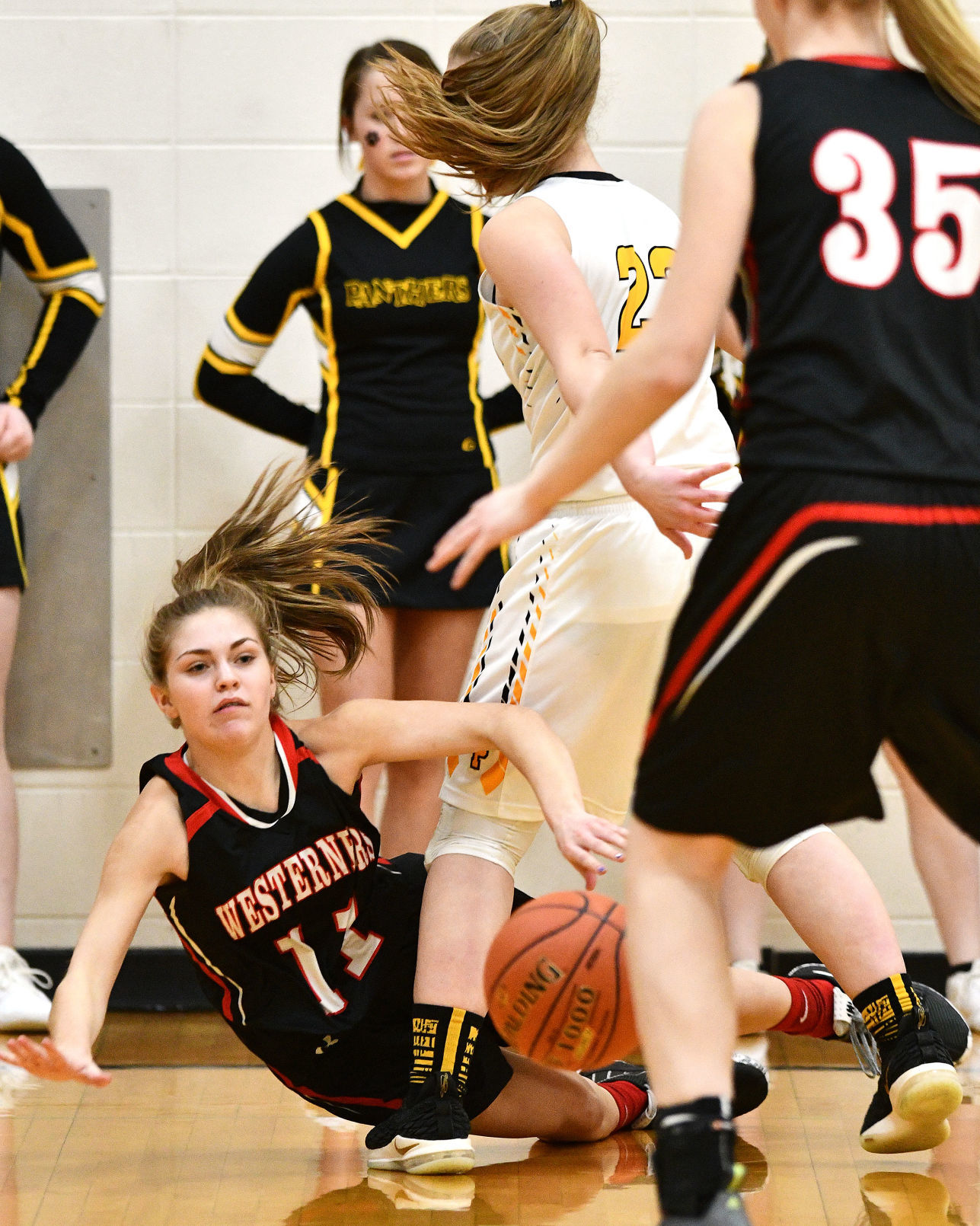 Kingsley-Pierson vs Akron-Westfield girls basketball